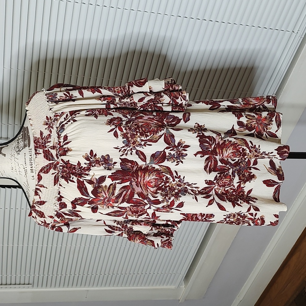 Miss Me Moody Floral Cream Red Mini Floral Bell Steeve SZ: Small